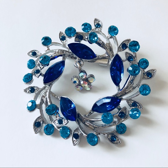 Rhinestone Brooch Pin in Blue. - Picture 1 of 7